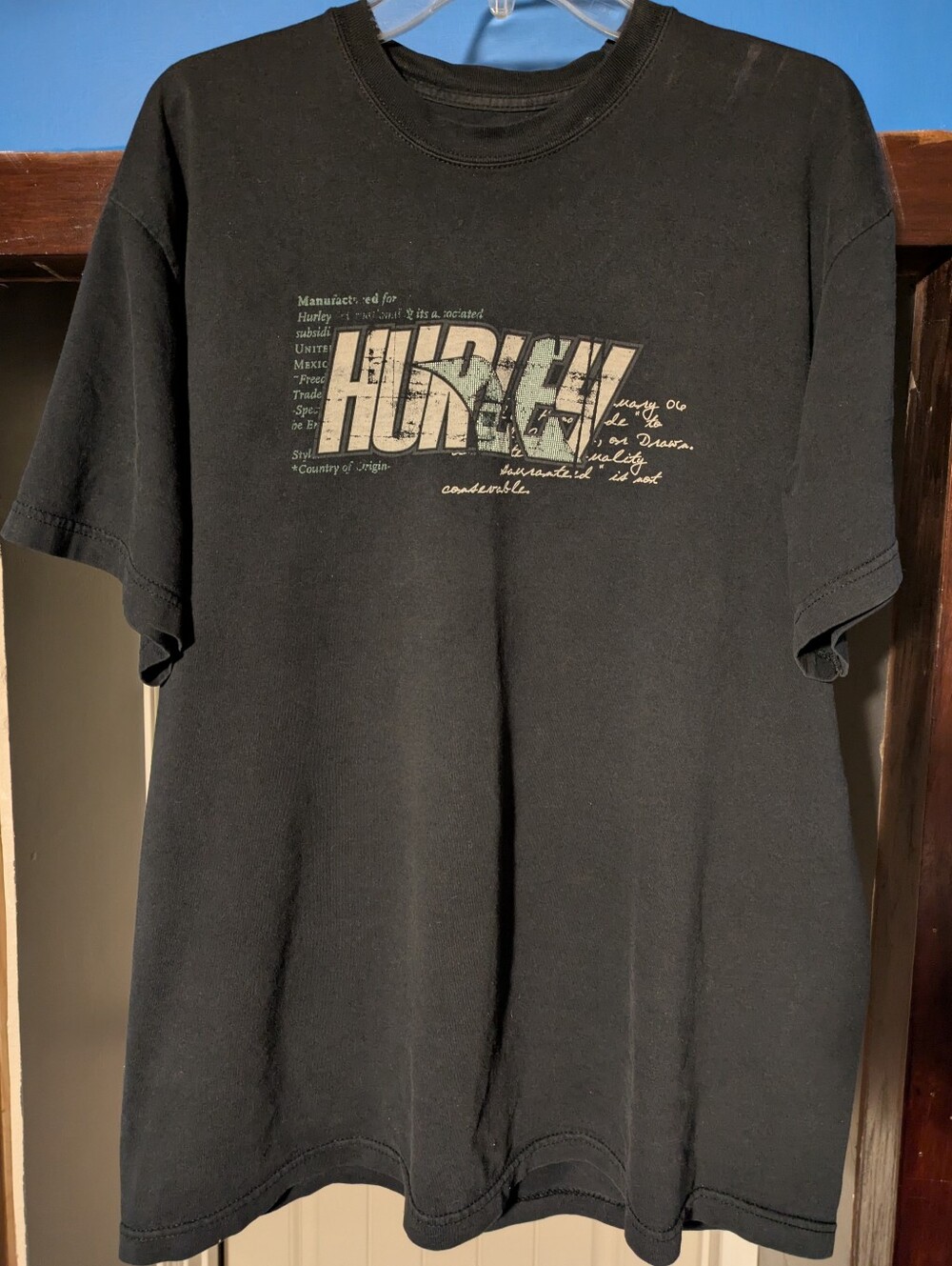 Black Hurley International Tshirt Men's Size XL. PacSun Casual Back To School